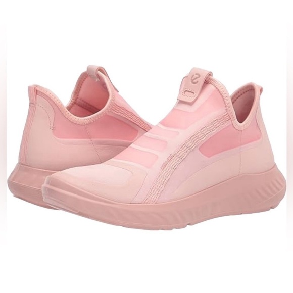 ECCO Women's St. 1 Lite Alpha Slip On Trainers - Picture 1 of 12